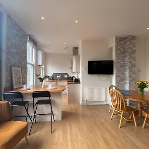 https://cambridge-stays-yellow-diamond-2-bedroom-flat-5-sleeps-parking.cambridgehotelsuk.com
